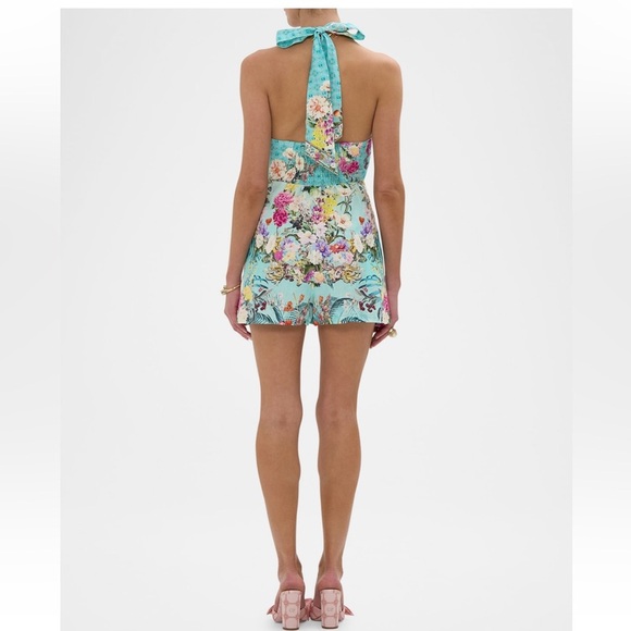 Camilla
Gardens of Queluz Button-Front Halter
Playsuit
8160
NWT’s - Picture 4 of 6